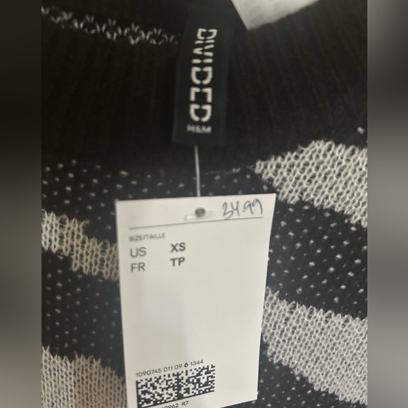 H&M Divided - Black & White Sweater Tunic/Dress - Size Extra Small - Picture 3 of 3